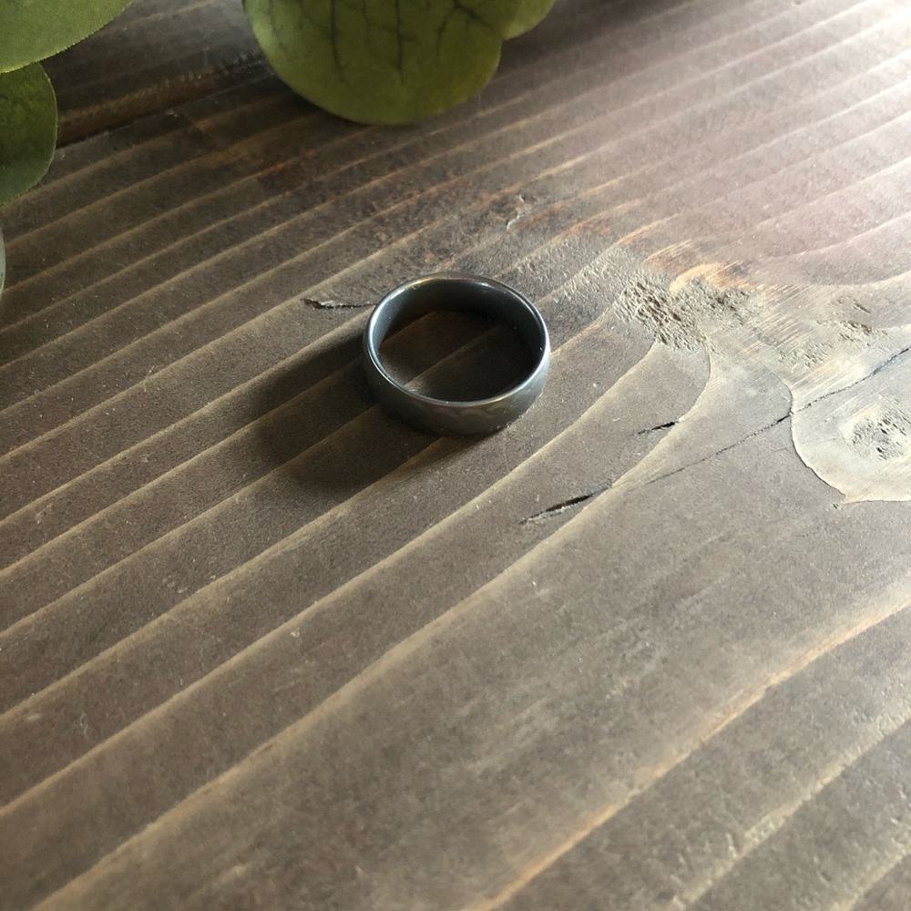 Men’s wedding band